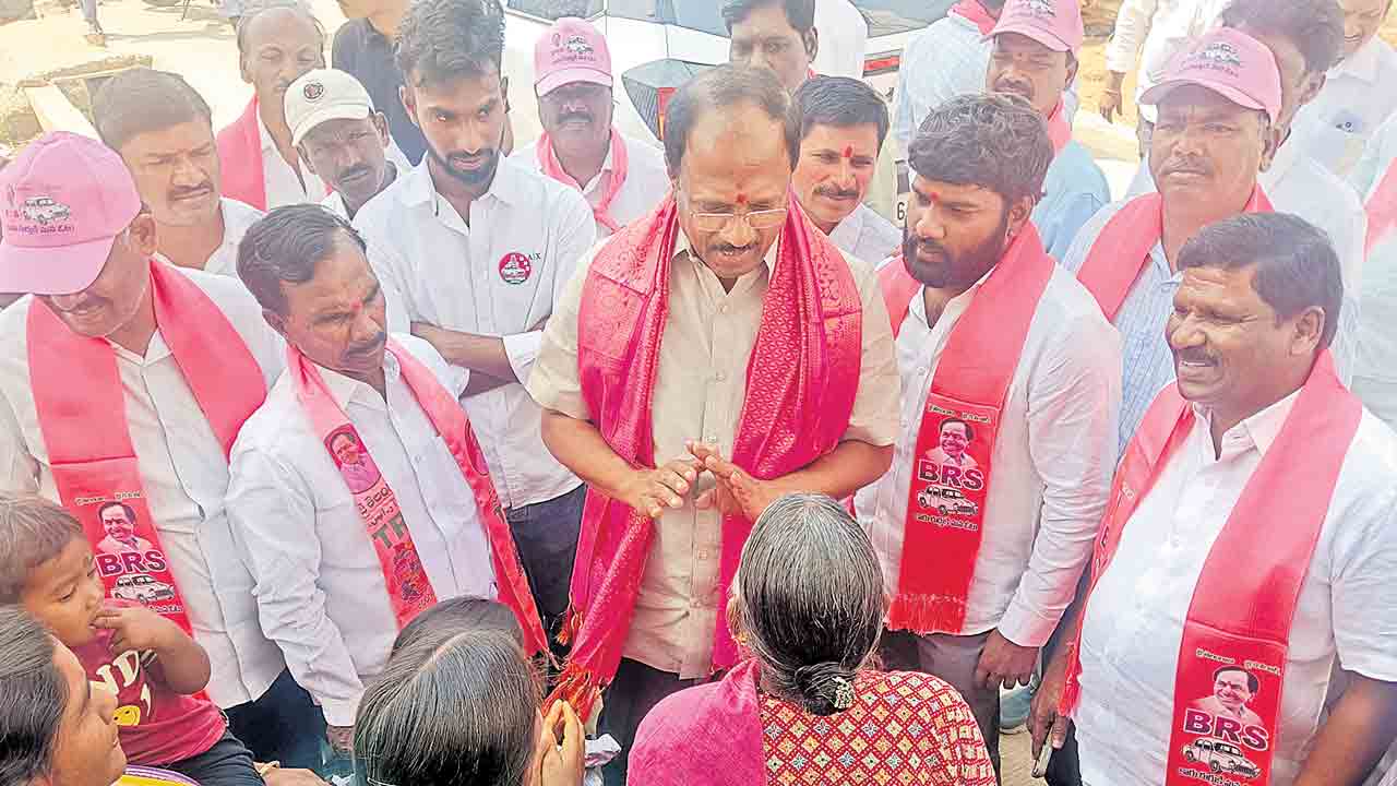 పురపోరులో కాంగ్రెస్‌కు బుద్ధిచెప్పాలి.. మాజీ మంత్రి లక్ష్మారెడ్డి