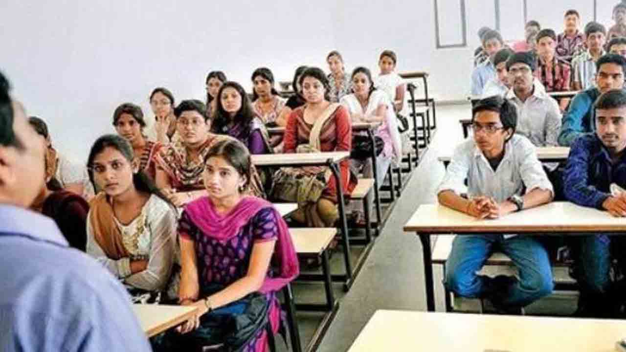 ఇంటర్‌లో ప్రతి రోజూ స్పెషల్‌క్లాసులు.. సాయంత్రం గంటపాటు ఆన్‌లైన్‌ తరగతులు