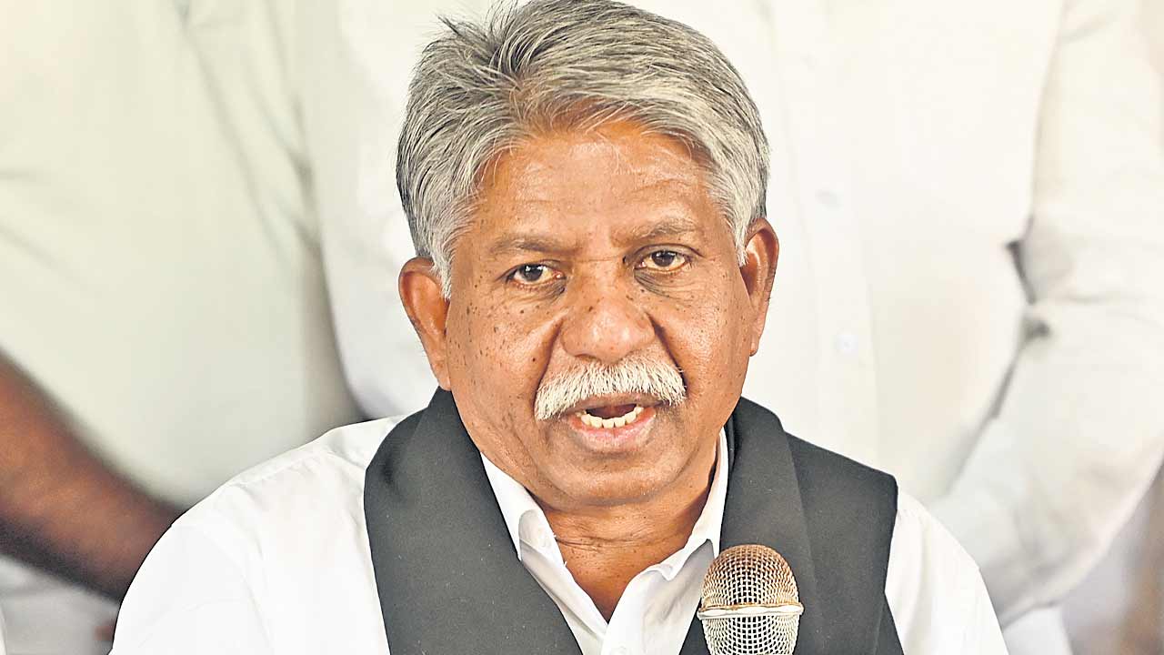 దళిత కుటుంబానికి కేసీఆర్‌ తక్షణ న్యాయం