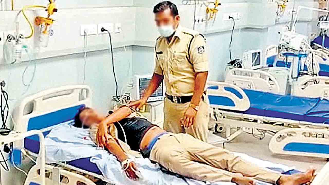 బకాయిలు చెల్లిస్తేనే ‘పోలీస్‌’కు వైద్యం.. అండగా నిలువని ‘ఆరోగ్య భద్రత’