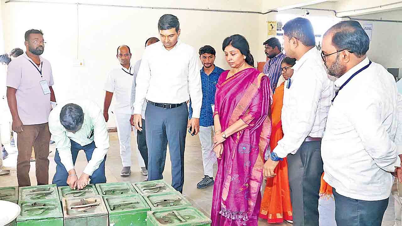 నేడు పురపోరు.. మూడు మున్సిపాలిటీల్లో ఎన్నికలు