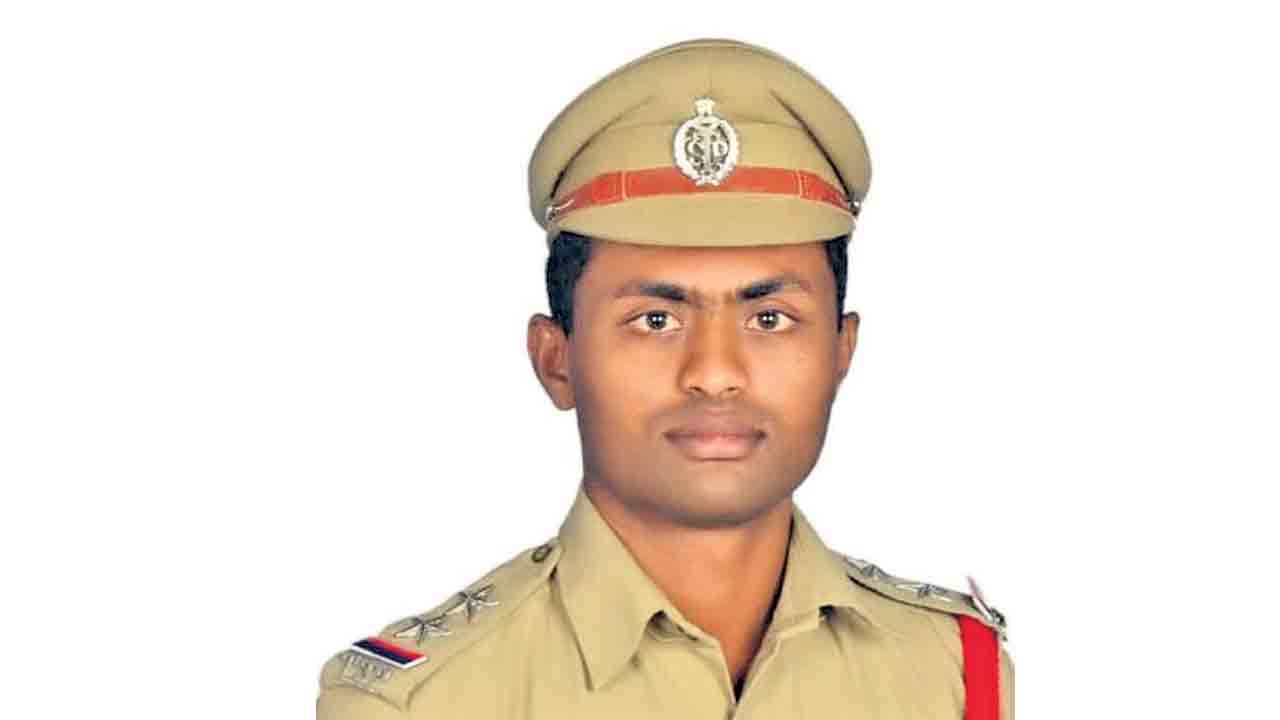 ఏసీబీకి చిక్కిన మాదాపూర్‌ ఎస్‌ఐ.. రూ. 50 వేలు లంచం తీసుకుంటుండగా పట్టుకున్న అధికారులు