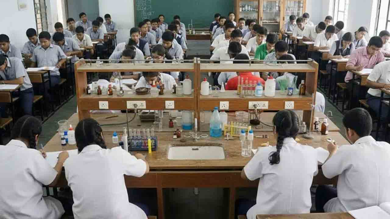 ఇంటర్‌ ప్రాక్టికల్స్‌లో 88 మంది ఎగ్జామినర్లపై వేటు