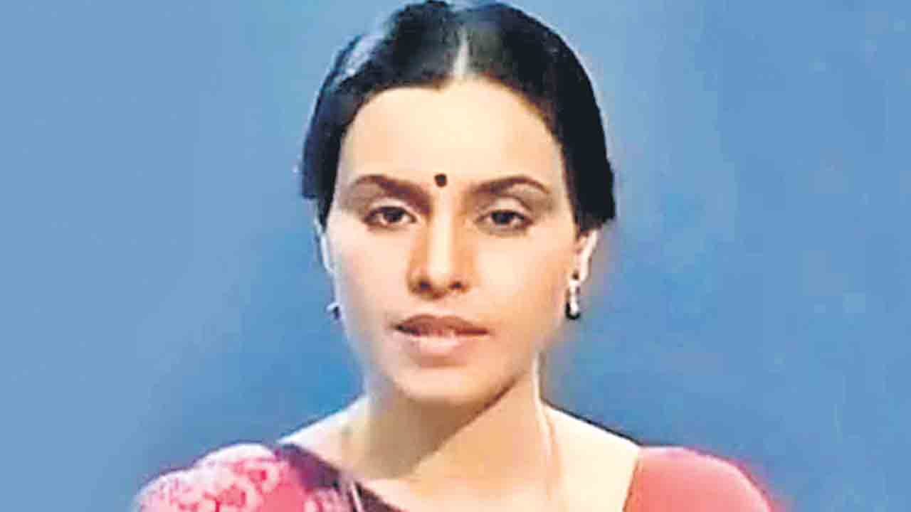 దూరదర్శన్‌ యాంకర్‌ సరళ కన్నుమూత