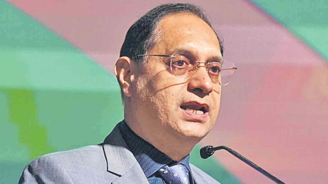 ఏఐతో ఎకానమీకి ప్రమాదమే.. సెబీ చీఫ్‌ తుహిన్‌ కాంత పాండే ఆందోళన