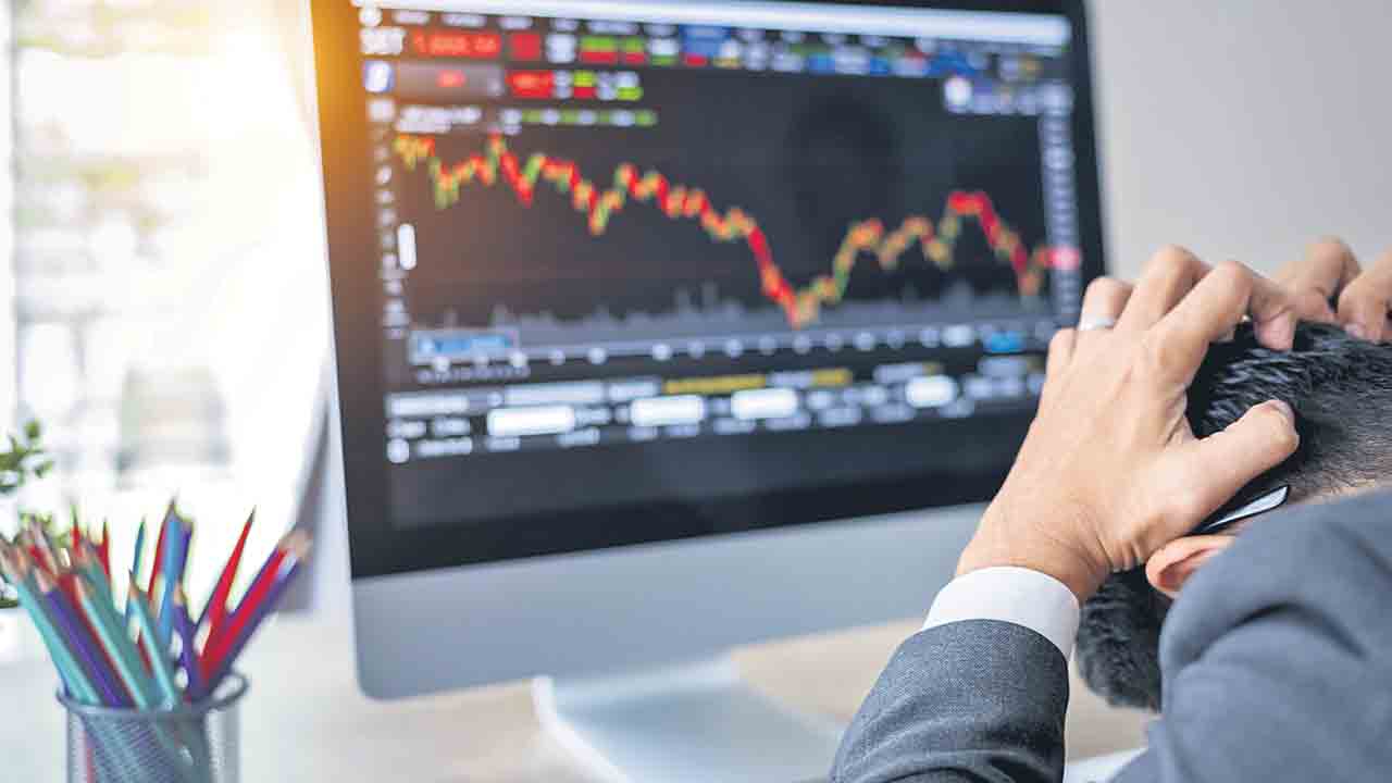 7 లక్షల కోట్ల సంపద ఆవిరి.. ఒక్క శాతానికి పైగా నష్టపోయిన సూచీలు