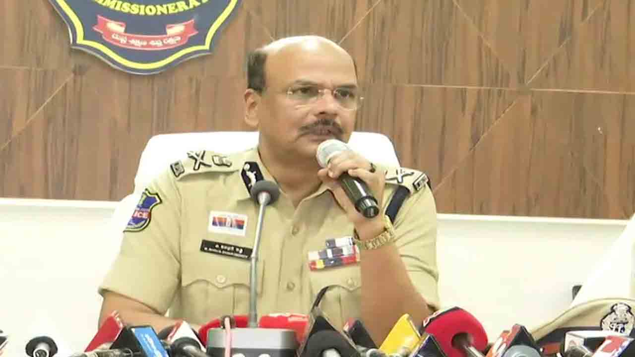 పోలీసులపై దురుసుగా ప్రవర్తిస్తే చర్యలు : డీజీపీ