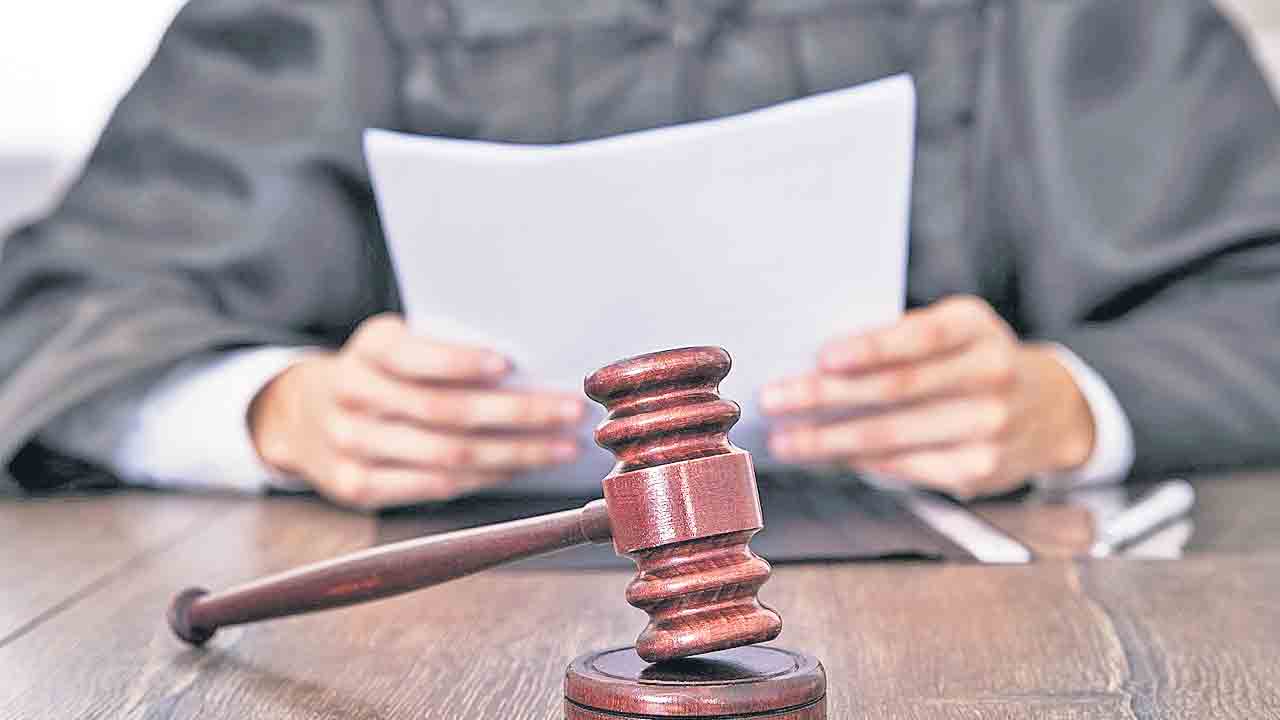 కక్షిదారుని వద్దకే వెళ్లి కోర్టు తీర్పు.. బీహార్‌లో అరుదైన ఘటన