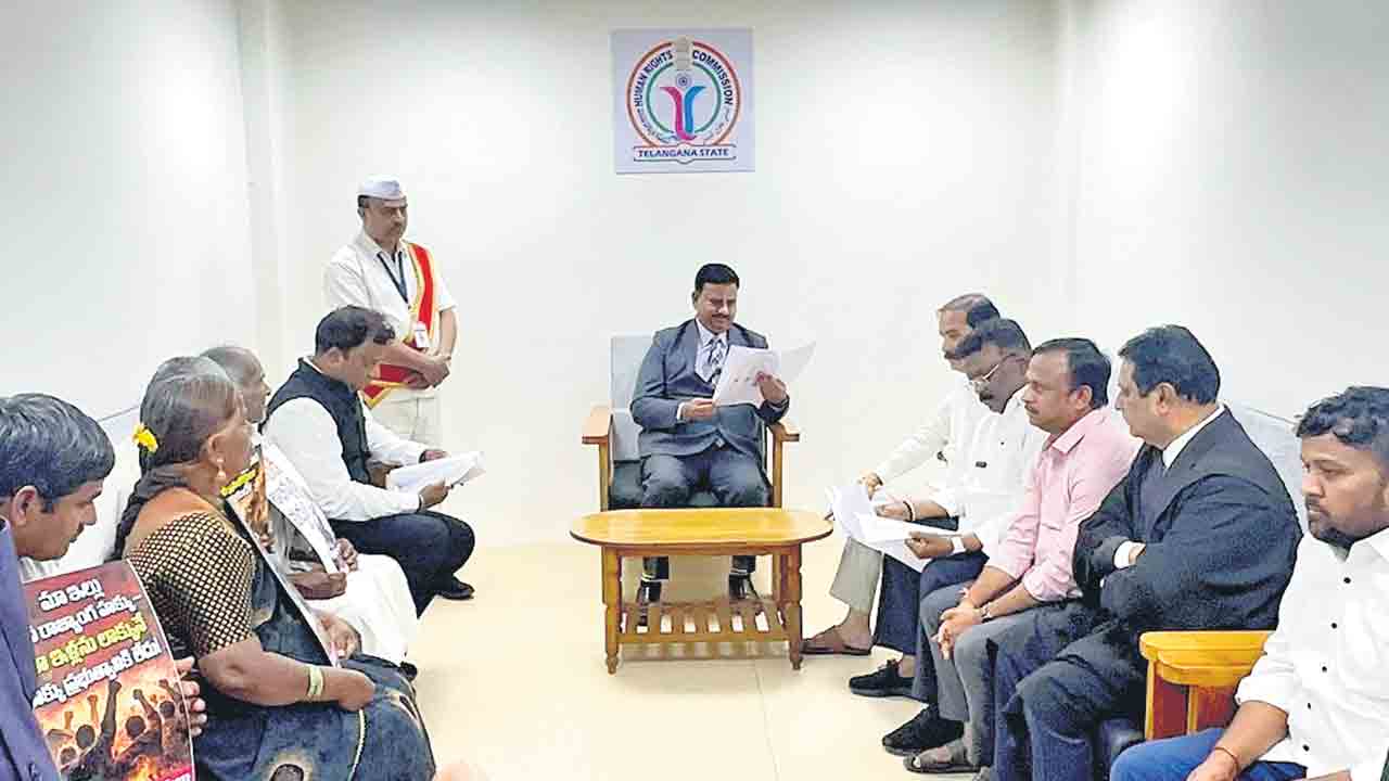 బుల్డోజర్లతో తొకిస్తరట.. మానవ హకుల కమిషన్‌కు వరంగల్‌ భూబాధితుల ఫిర్యాదు