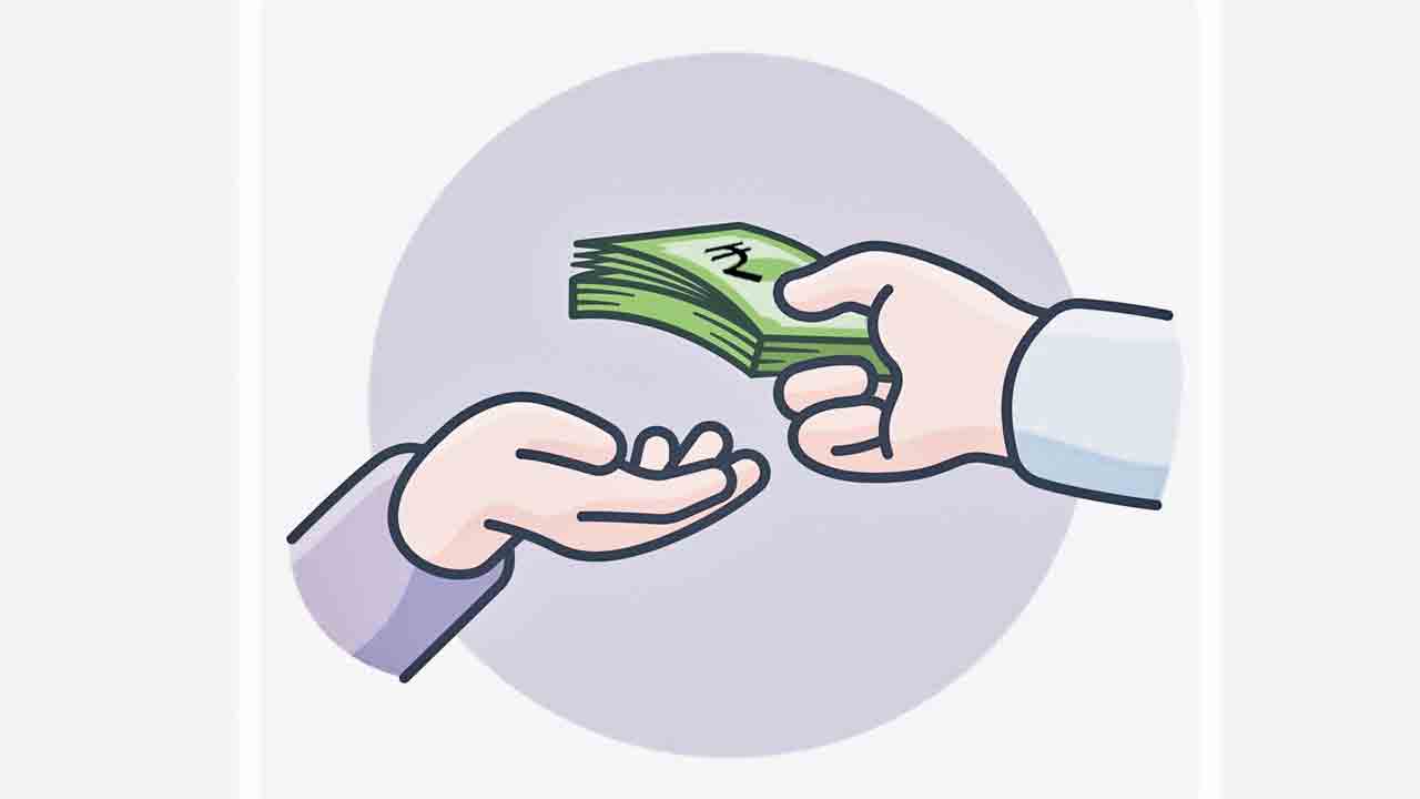 విద్యాశాఖలో అవినీతి దందా.. పాఠశాల విద్యలో అక్రమాలు