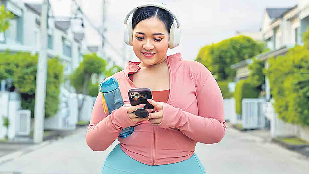 పాటలు వింటూ పరుగు!