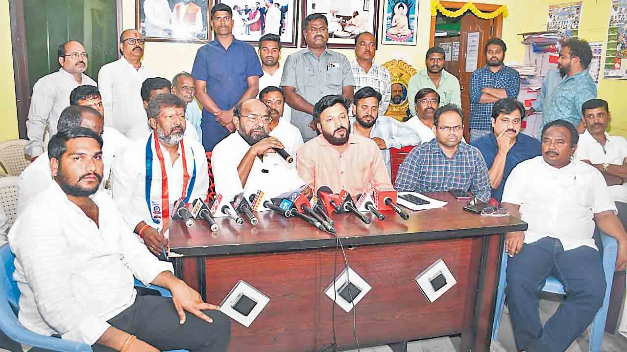 కుమ్మెర ఘటనపై 27న నిరసనలు.. చిన్నారి హత్య, రజకులపై దాడి అమానవీయం