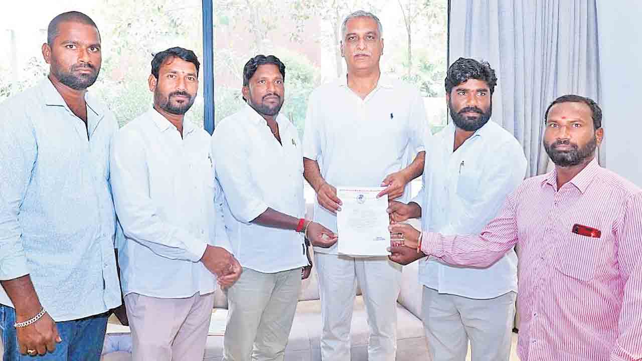 ‘మన ఊరు-మన బడి’ కాంట్రాక్టర్లపై కక్ష
