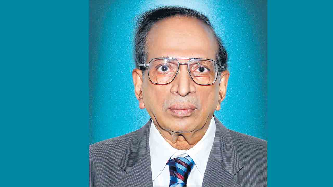 ఉషా ముళ్లపూడి అధినేత డాక్టర్‌ రత్నం కన్నుమూత