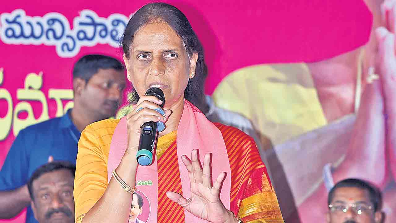 కాంగ్రెస్‌ వైఫల్యాలను గడపగడపకూ తీసుకెళ్లాలి