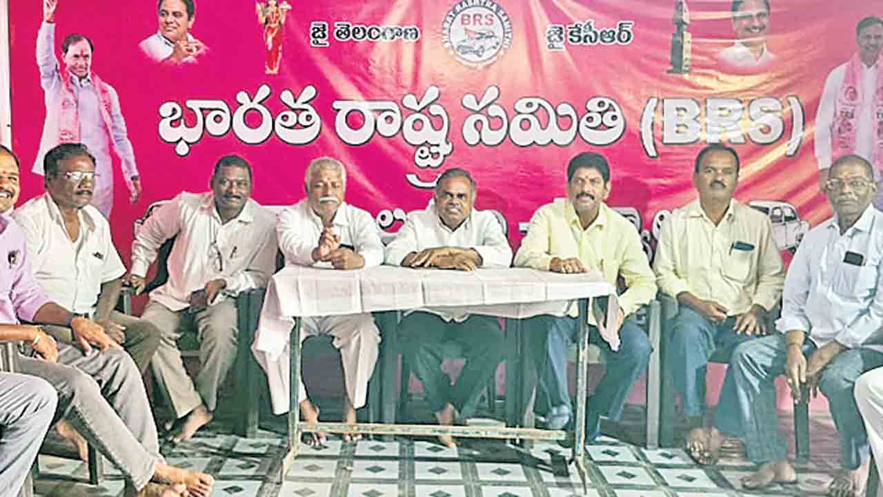 పంటనష్ట పరిహారం చెల్లించాలి