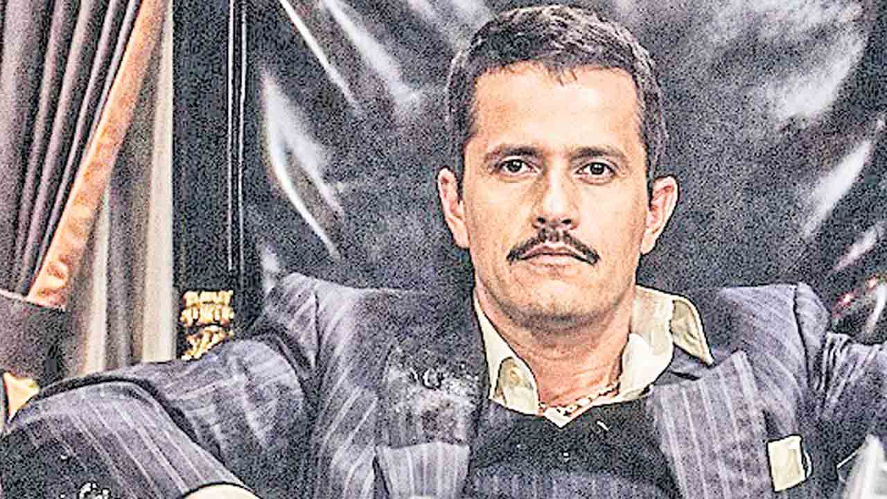 ప్రియురాలిని ట్రాక్‌ చేసి.. డ్రగ్‌ లార్డ్‌ని మట్టుబెట్టిన మెక్సికన్‌ సైన్యం