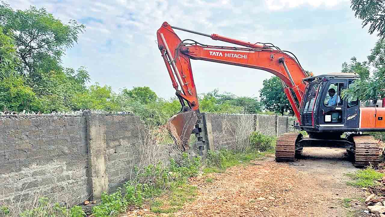 రాష్ట్ర ప్రభుత్వం ఏం చేస్తున్నది.. డెక్కన్‌ సిమెంట్స్‌ అక్రమాలపై విచారణ