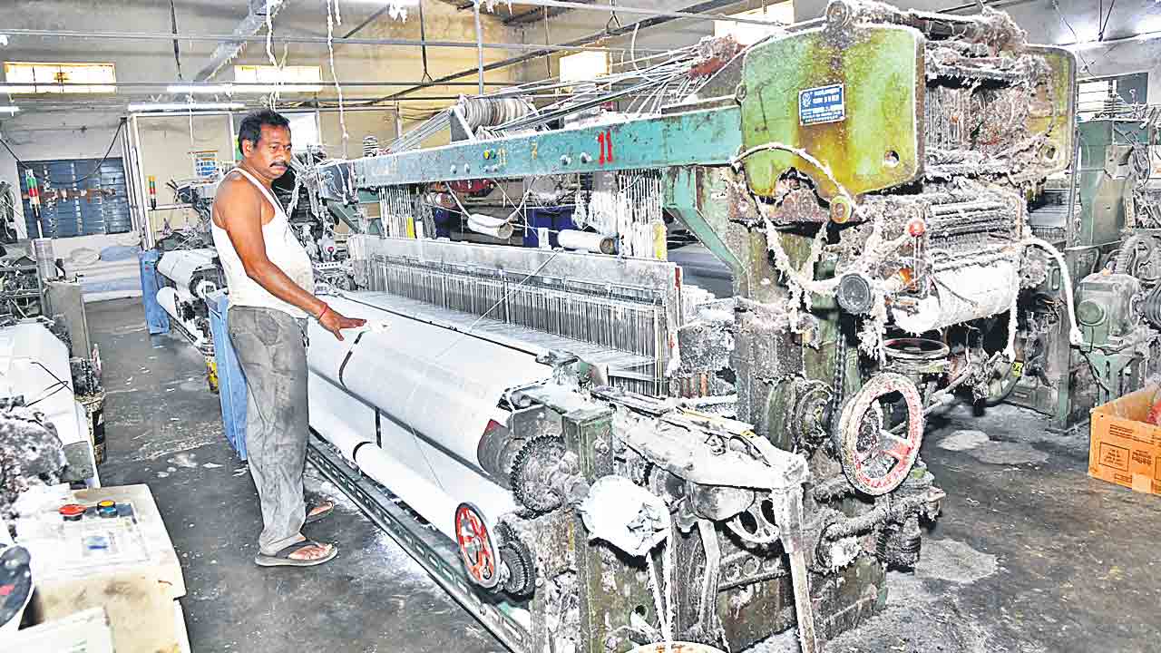 సిరిసిల్లకు మళ్లీ మొండిచెయ్యి.. కేంద్ర బడ్జెట్‌లో మెగా పవర్‌లూం క్లస్టర్‌ ఊసేది?