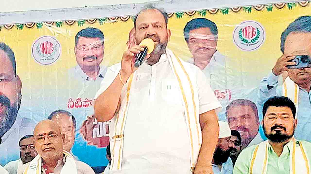 సమస్యలపై కొట్లాడే నైజం కోల్పోతున్నారు