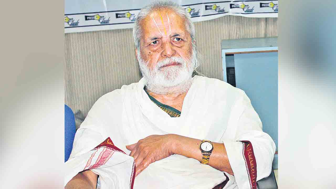 చిలుకూరు సౌందరరాజన్‌ కన్నుమూత.. బాలాజీ ఆలయ ధర్మకర్తగా సేవలు