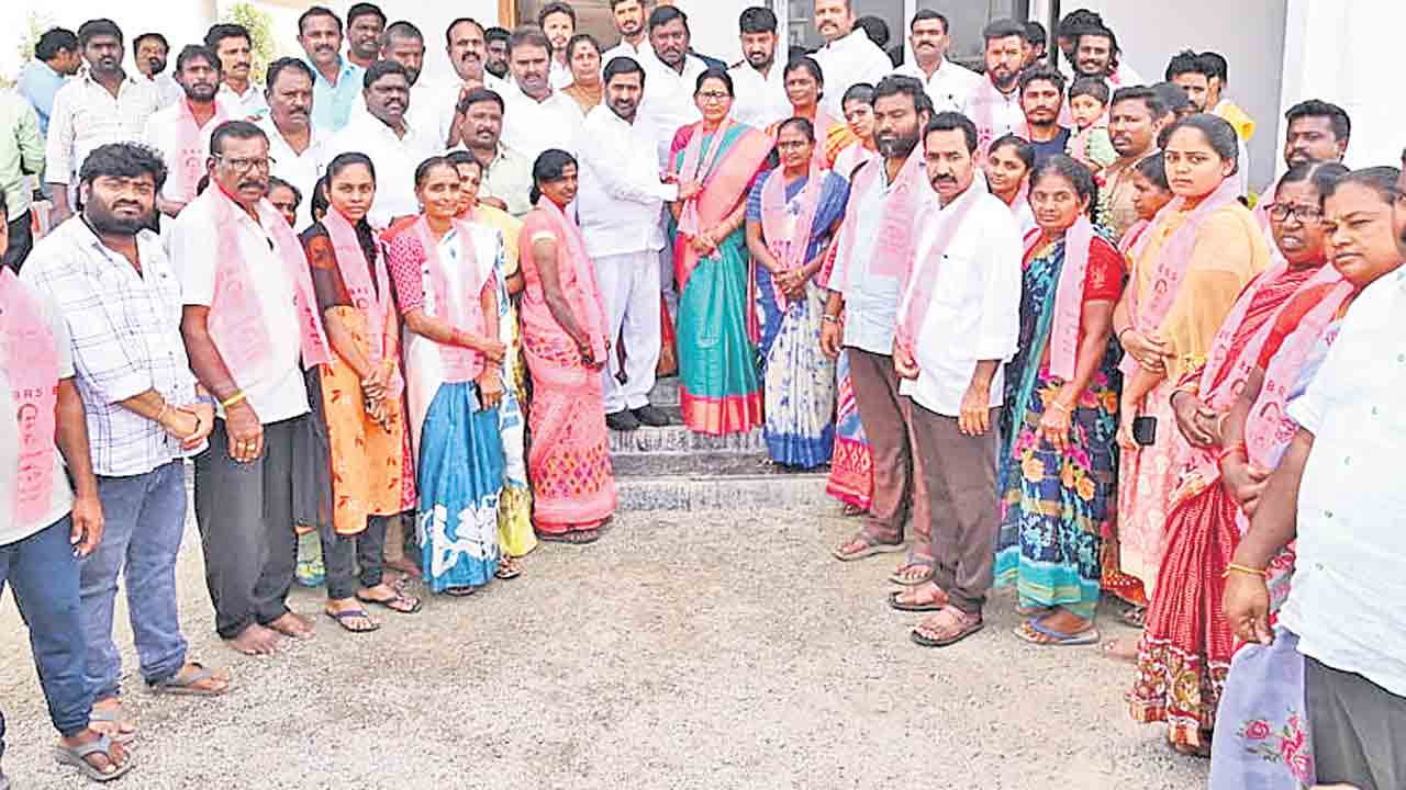 ఎన్నికల్లో ఎగిరేది గులాబీ జెండాయే