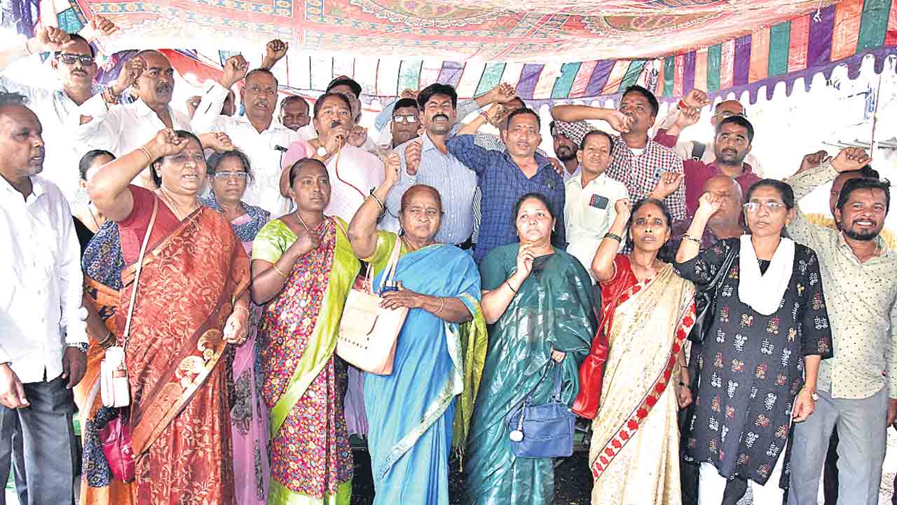 అక్షర చిట్‌ఫండ్‌ బాధితులకు న్యాయం చేయాలి