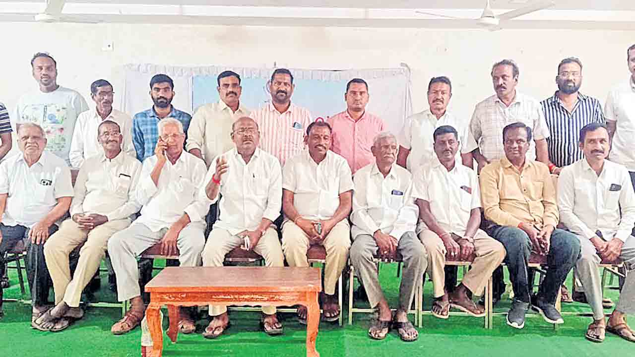 రేవంత్‌ క్షమాపణలు చెప్పాలి