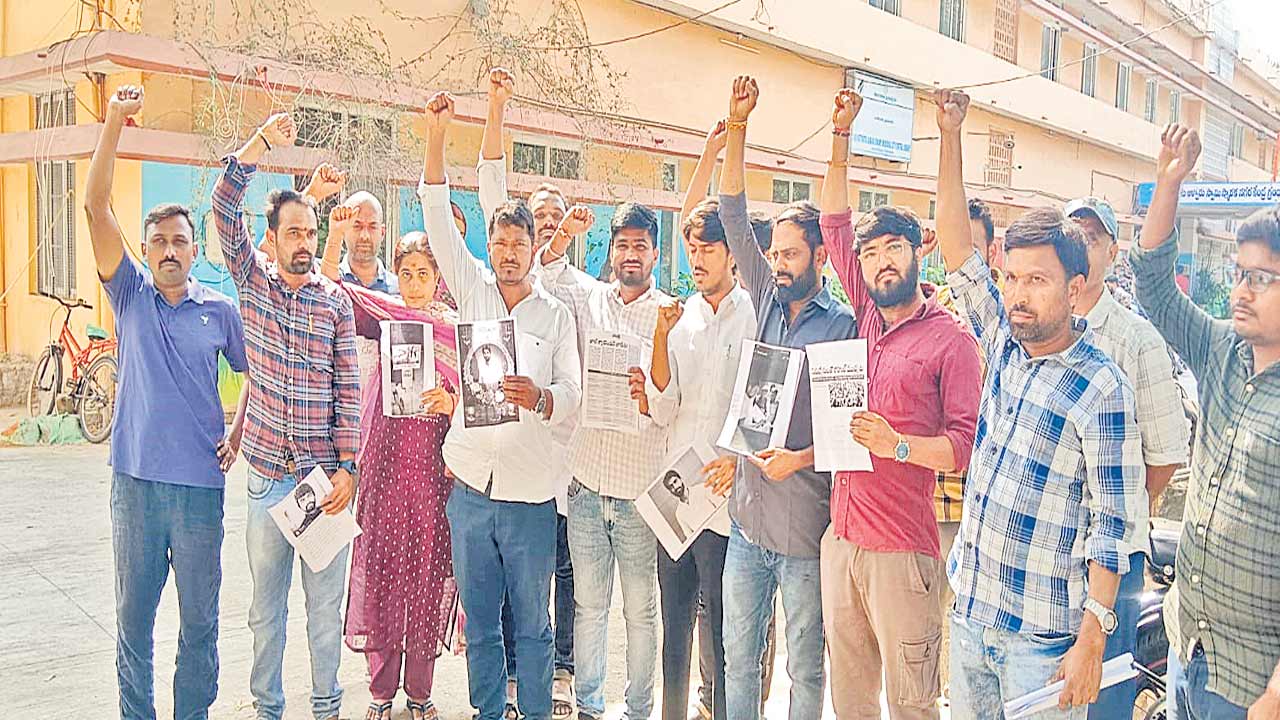 70 వేల ఉద్యోగాలు ఎక్కడిచ్చిండ్రు?