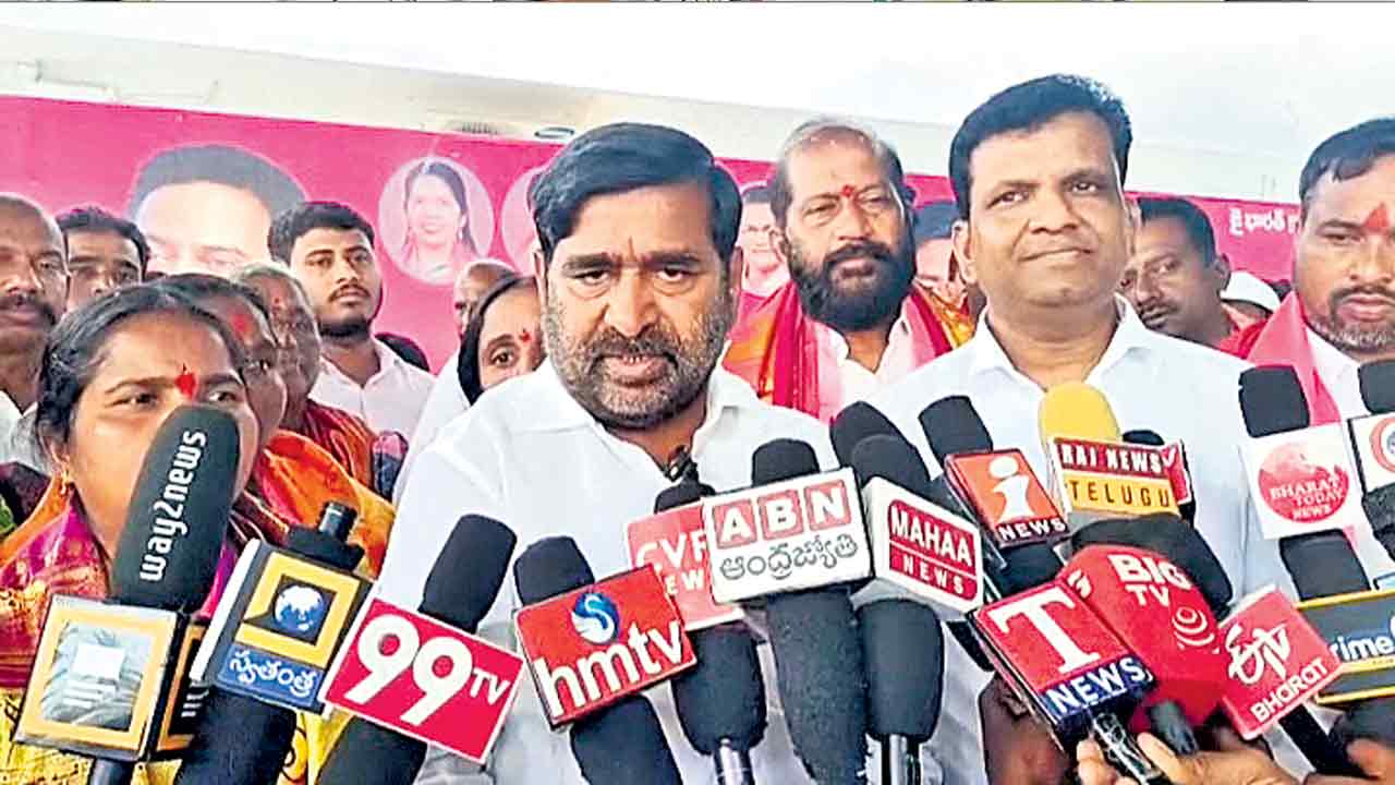 కాంగ్రెస్‌, బీజేపీ తోడు దొంగలు