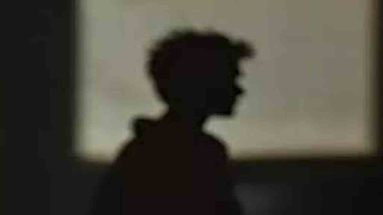 మోమోలతో ఎరవేసి.. 85 లక్షల నగలు కాజేసి!