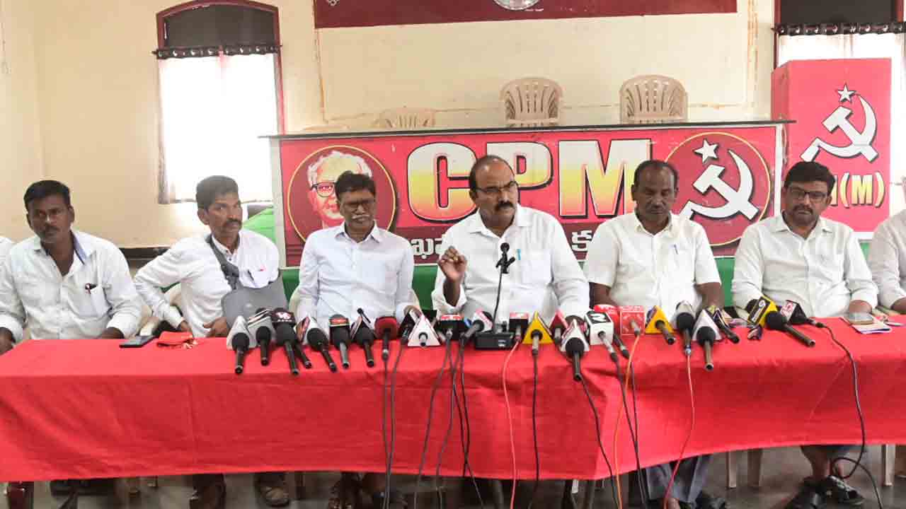 ఇండ్లు కూల్చి, గెంటివేయడమే ఇందిరమ్మ రాజ్యమా?