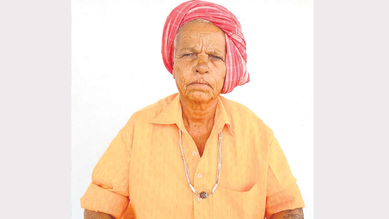 ప్రముఖ ఒగ్గు కళాకారిణి మల్లారి కన్నుమూత