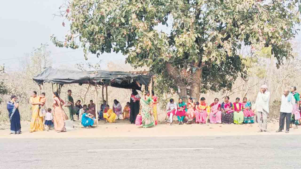 ఆర్డినరీ బస్టాప్‌.. ఆడవాళ్లుంటే నో స్టాప్‌!