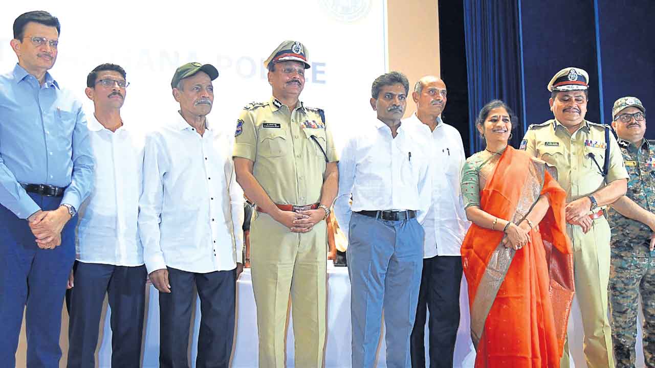 మావోలది బొడ్డుపేగు బంధం