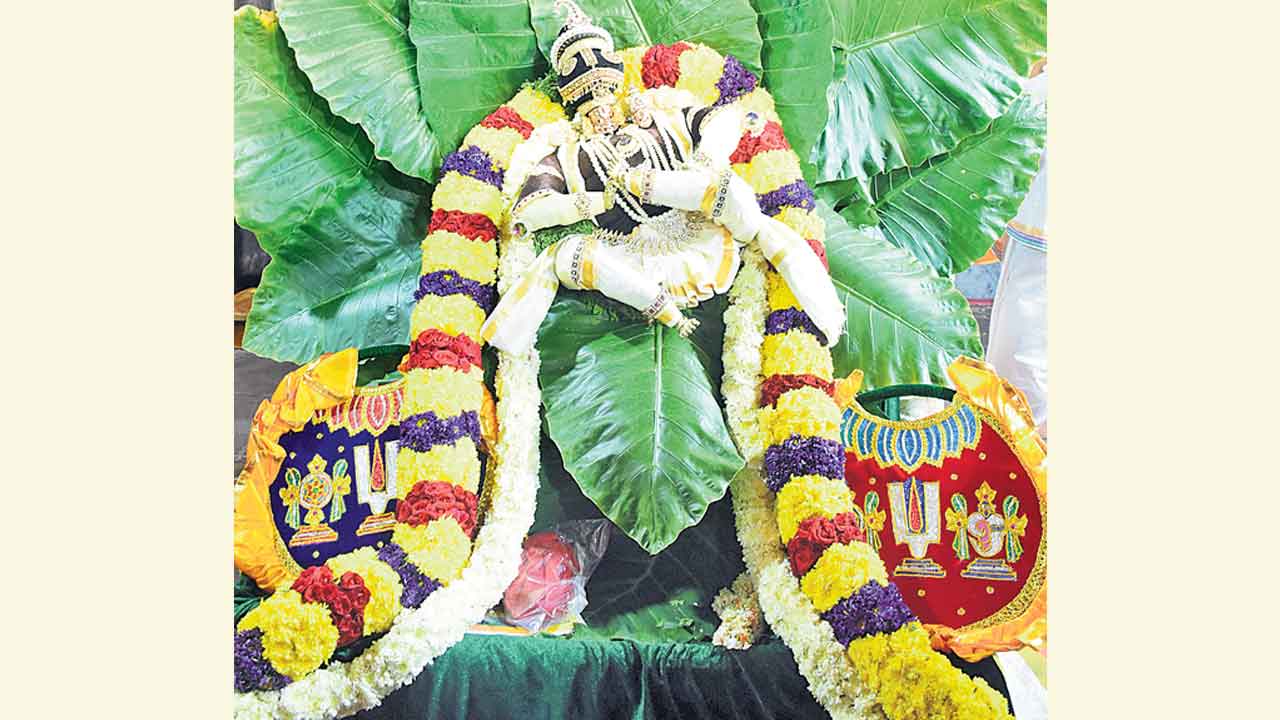 వటపత్ర శాయిగా యాదగిరీశుడు