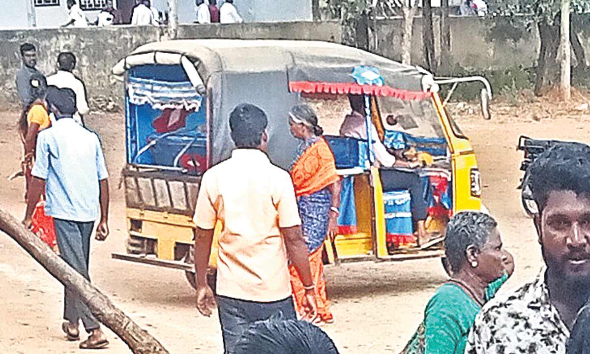 ఓటర్లను తరలిస్తున్నారా.. జాగ్రత్త!