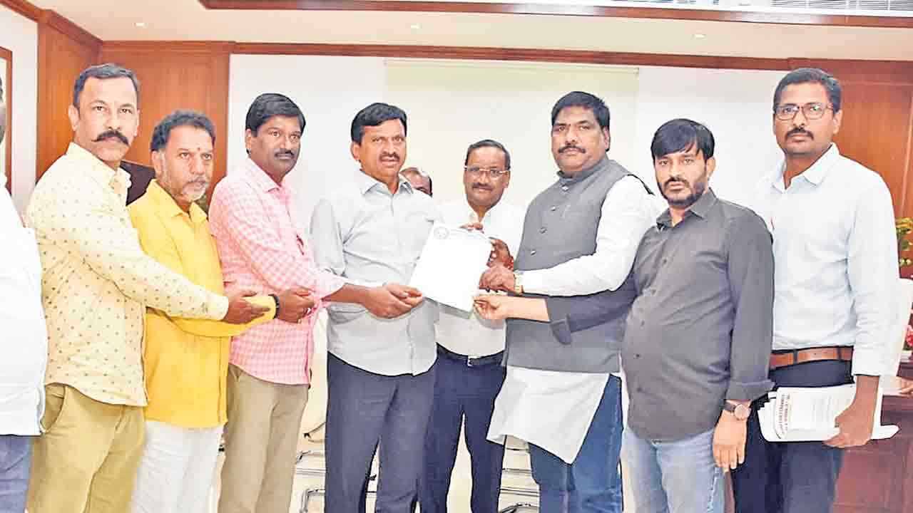 డెస్క్‌ జర్నలిస్టులకు అన్యాయం జరుగనివ్వం