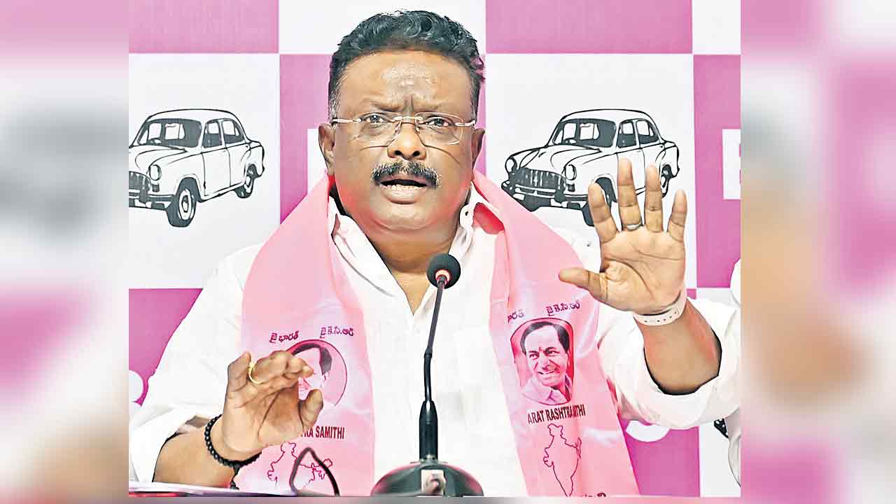 మున్సిపల్‌ ఎన్నికల్లో వరదలా నల్లధనం