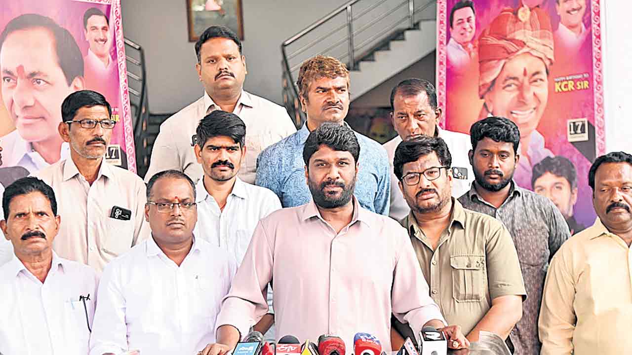 కాంగ్రెస్‌ రౌడీయిజం నడువదు