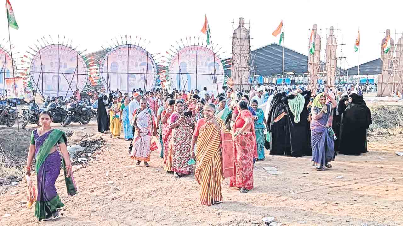 సాదాసీదాగా సీఎం సభ