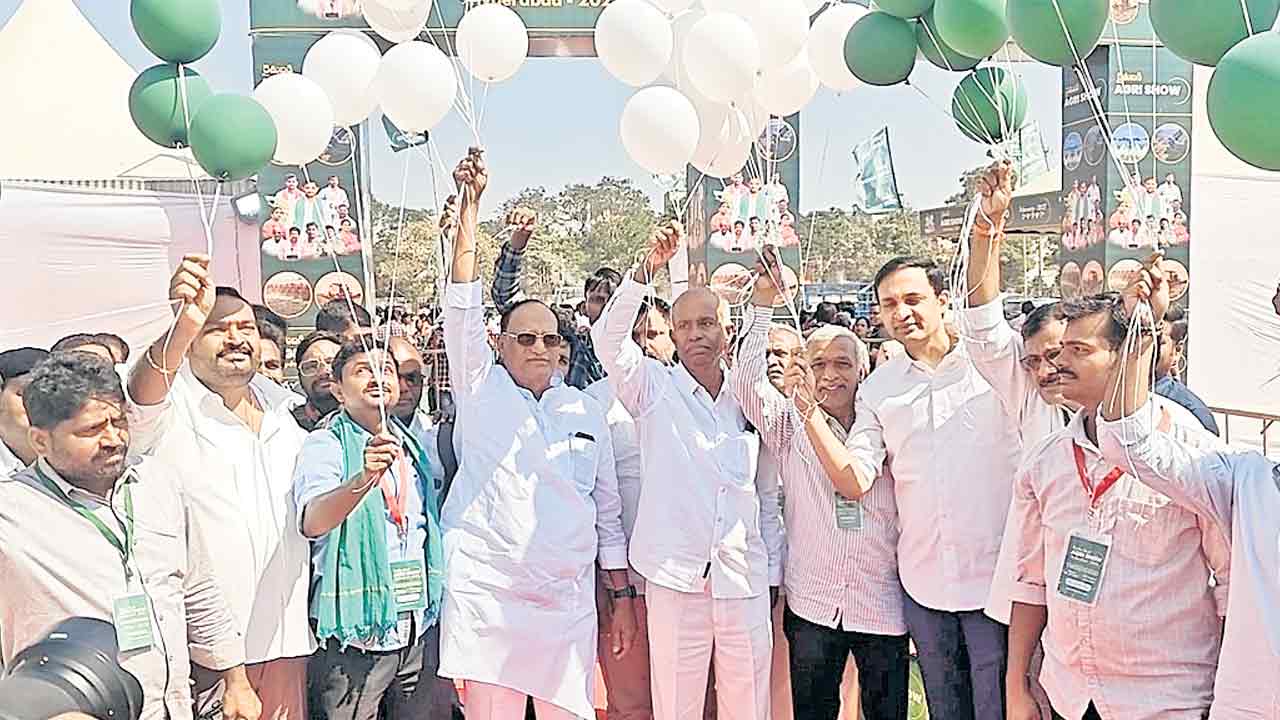 వ్యవసాయంపై యువత ఆసక్తి చూపాలి
