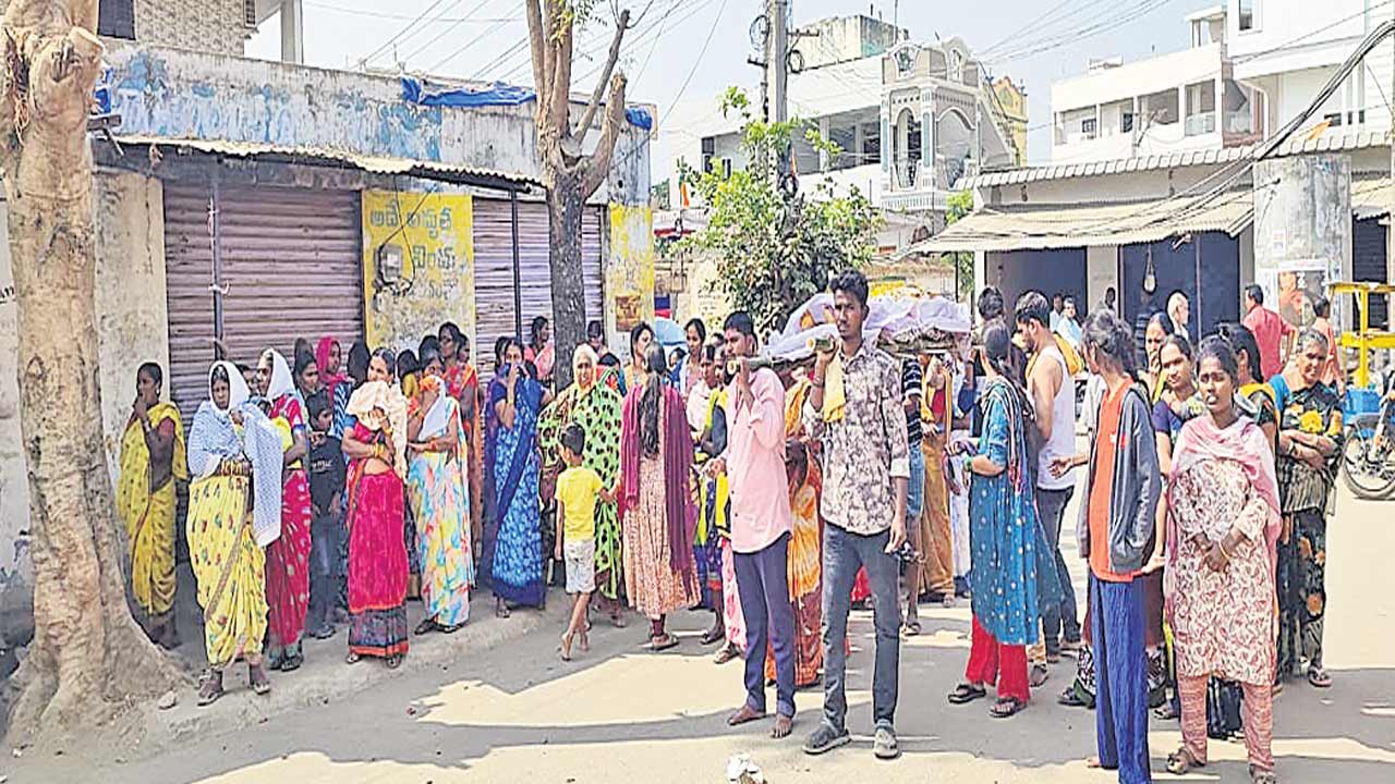 ఉత్తమ్‌ స్పీచ్‌.. శవయాత్రకు బ్రేక్‌