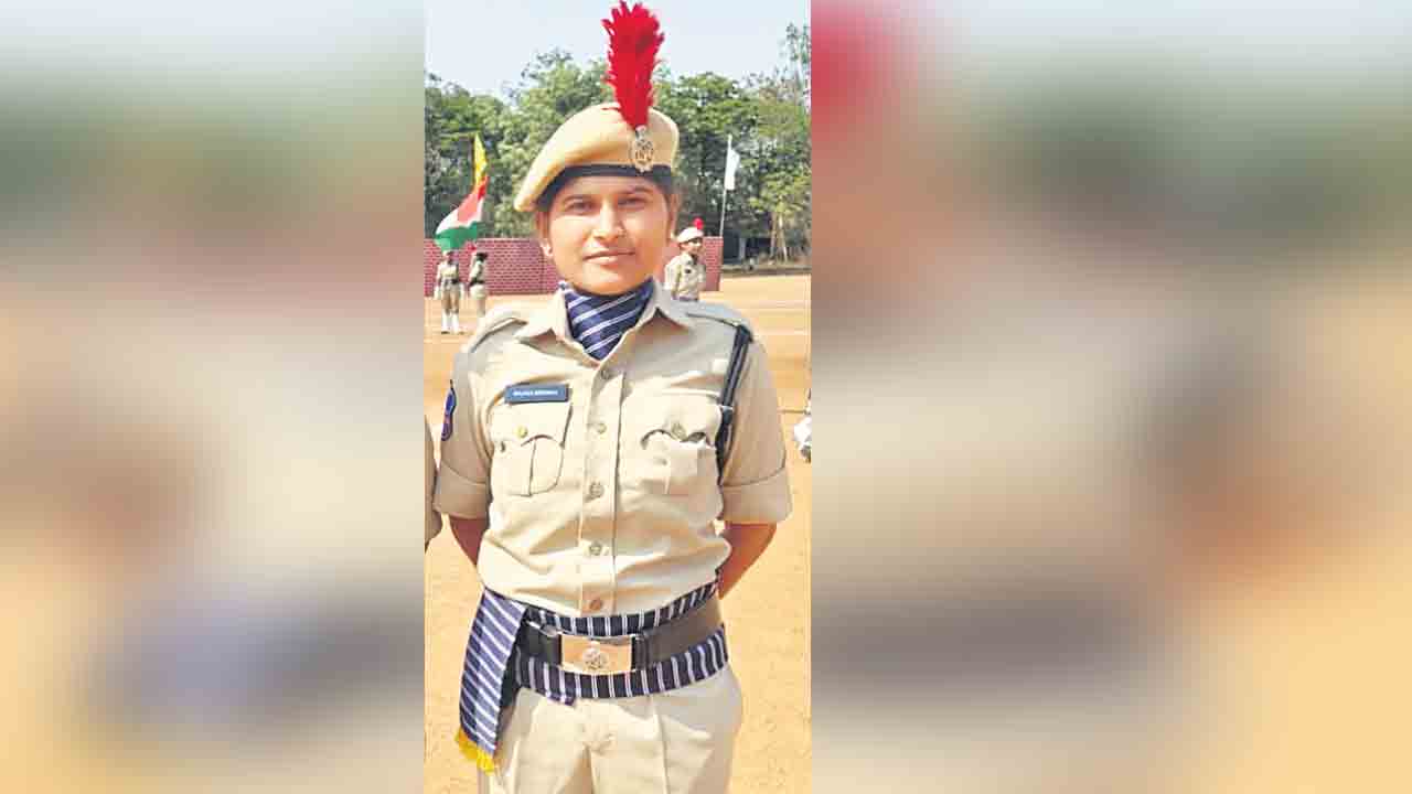 Constable Gajula Soumya | గంజాయి ముఠా దాడికి బలైన సౌమ్య..నిమ్స్‌లో చికిత్సపొందుతూ ఎక్సైజ్‌ కానిస్టేబుల్‌ మృతి