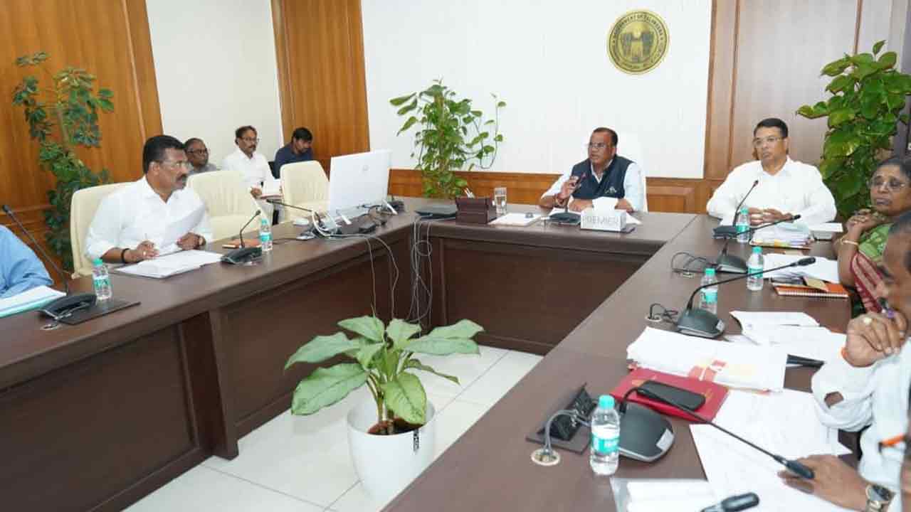 ట్రిపుల్‌ ఆర్‌కు హడ్కో రుణం : కోమటిరెడ్డి