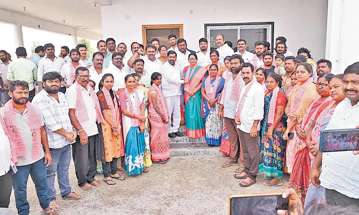 బీఆర్‌ఎస్‌లోకి భారీగా చేరికలు