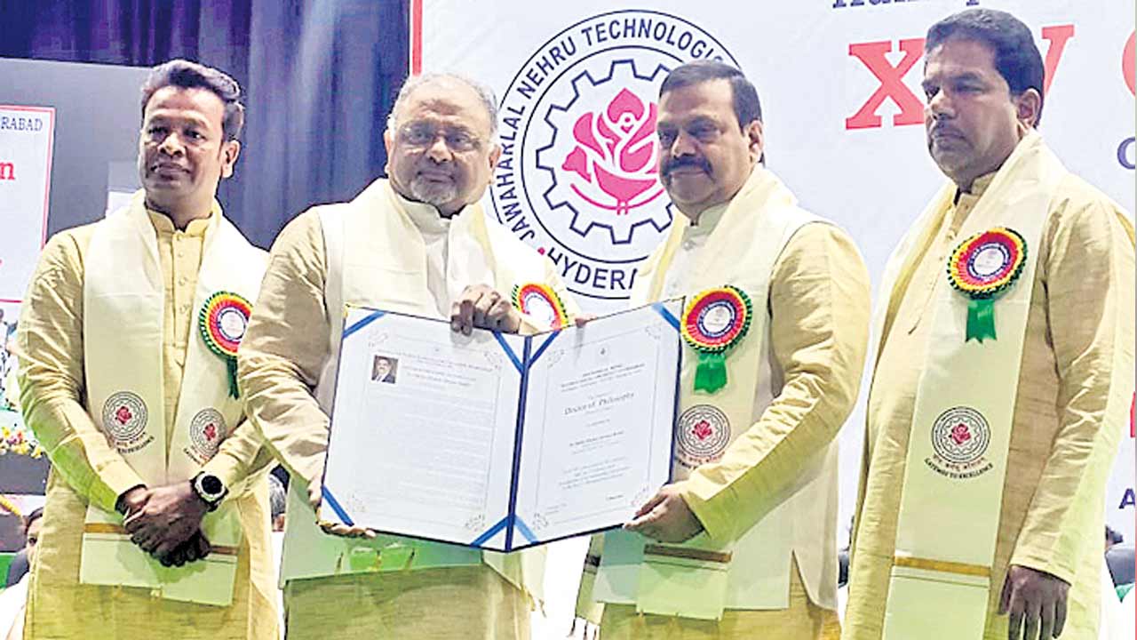 అరబిందో’ మదన్‌మోహన్‌రెడ్డికి గౌరవ డాక్టరేట్‌