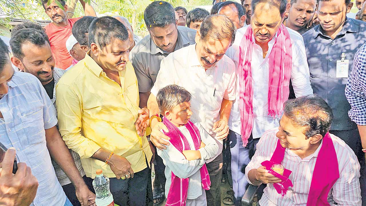 మిమ్మల్ని చూసేందుకు చావడానికైనా సిద్ధమే