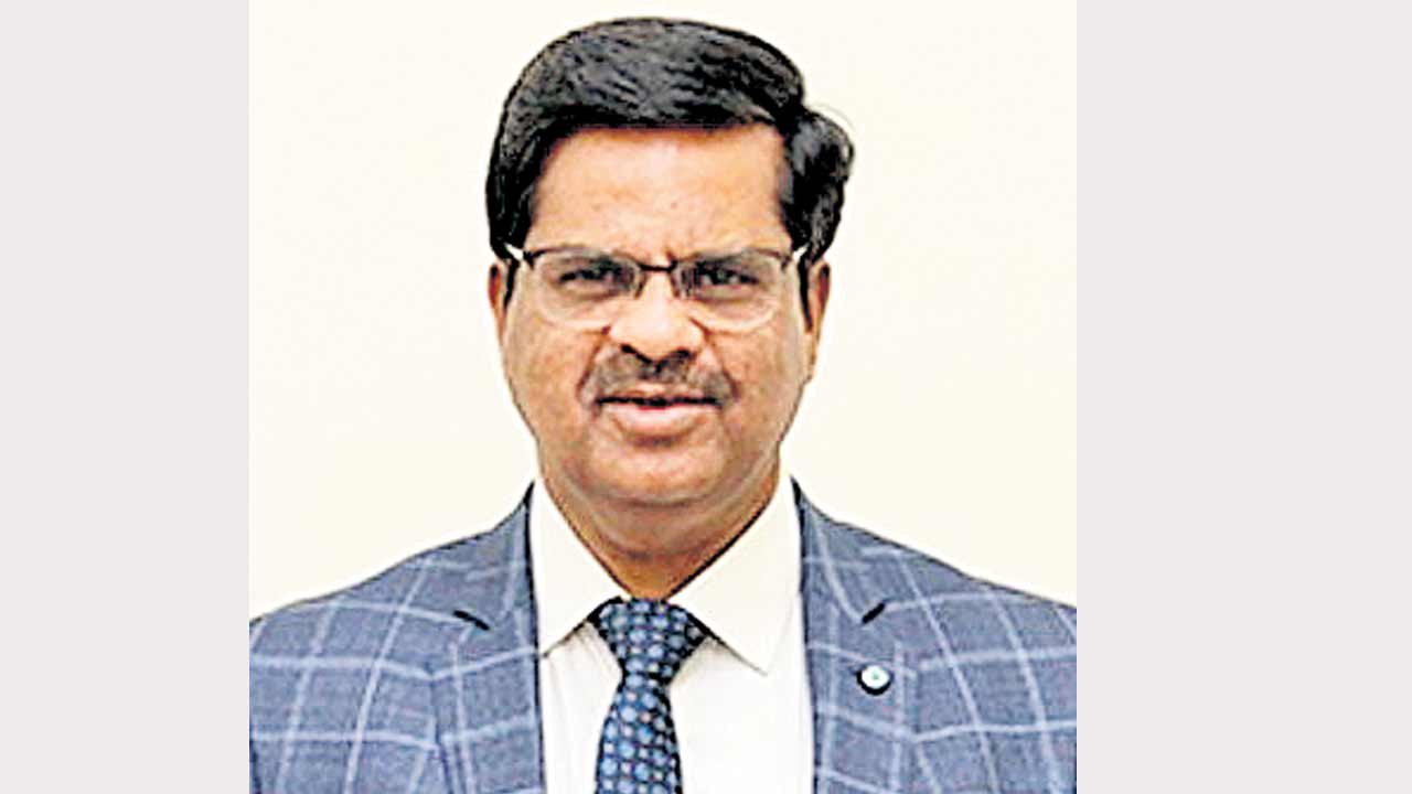 లా కోర్సుల్లో 75% హాజరు ఉండాల్సిందే: బాలకిష్టారెడ్డి