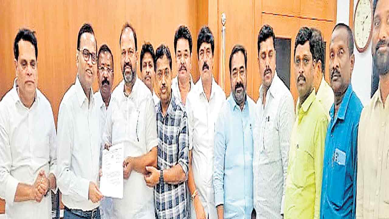 పెండింగ్‌ సమస్యలు పరిష్కరించాలి: టీఎన్జీవో